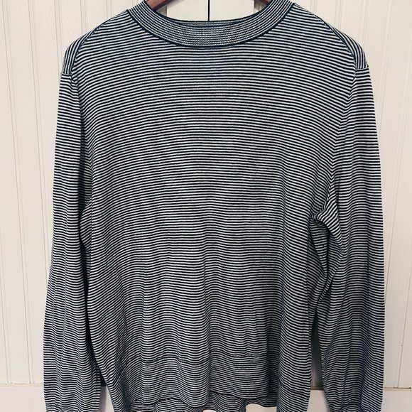 Everlane - The organic cotton crewneck sweater - Picture 2 of 8